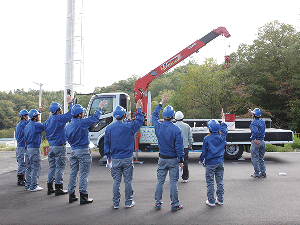 小型移動式クレーン運転技能講習 修了資格